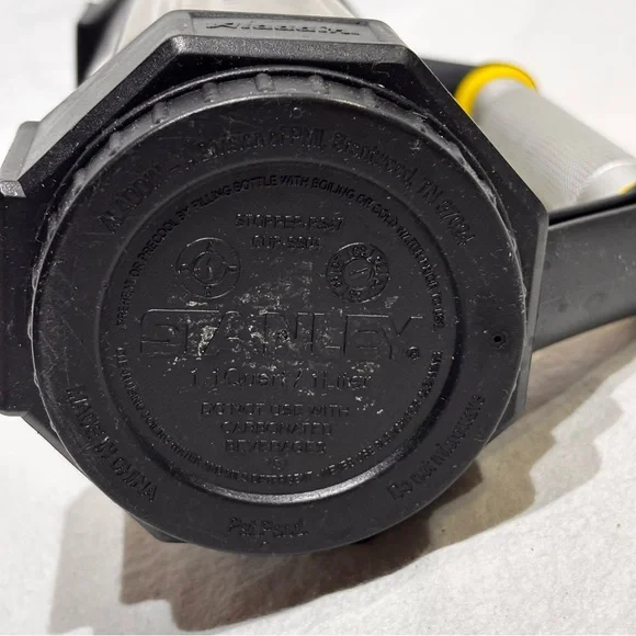 Stanley Aladdin The Bolt Stainless Steel Vacuum Thermos With Handle 1.1Qt/1L - Picture 8 of 10